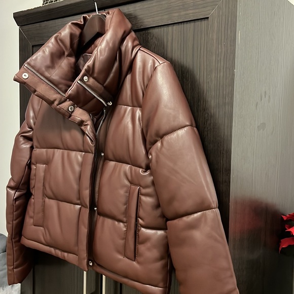 Abercrombie & Fitch Vegan Leather Puffer - Picture 4 of 6